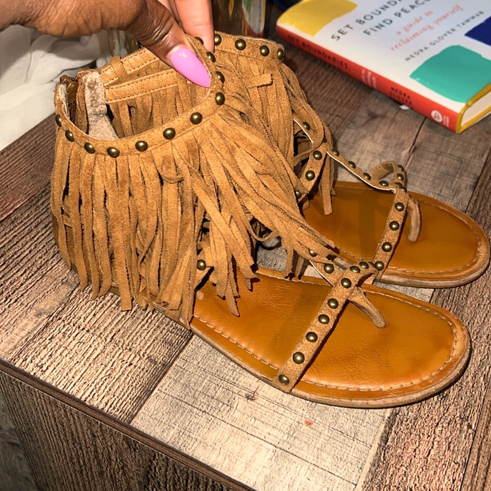 Tasseled sandals